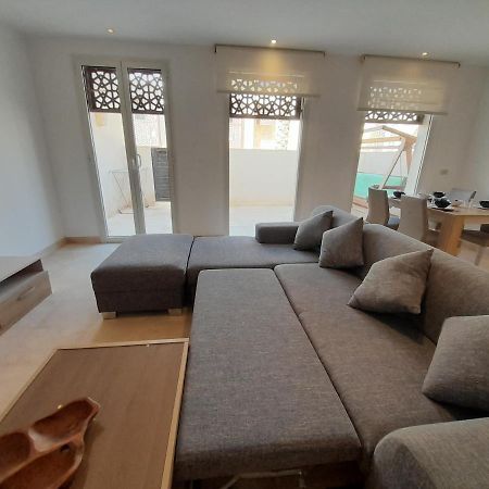 Nayah Stays, Beautiful 3-Bedroom Vacation Home With Lovely Pool Hurghada Bagian luar foto