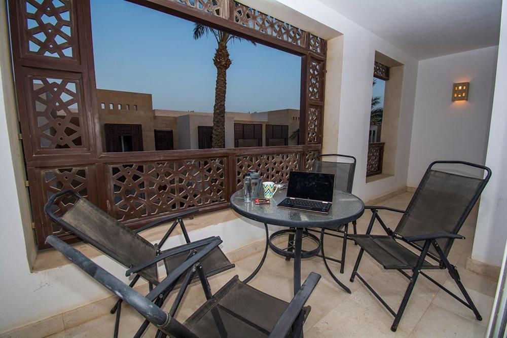 Nayah Stays, Beautiful 3-Bedroom Vacation Home With Lovely Pool Hurghada Bagian luar foto